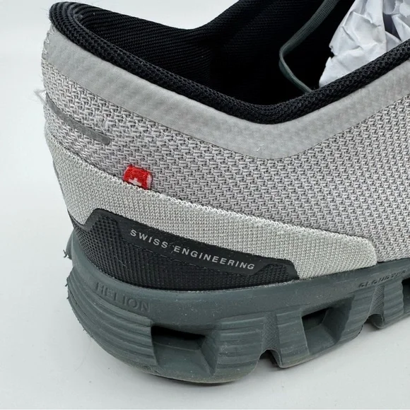 On Running Athletic Shoes in Gray and Dark Green Used - Picture 8 of 11